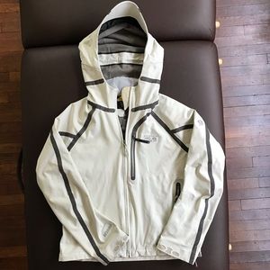 Mountain Hardware conduit soft shell ski jacket